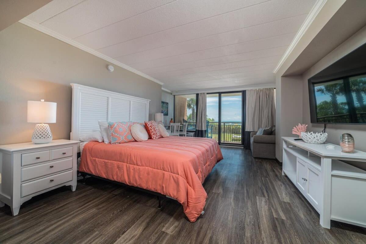 Ground Floor Ocean Front Studio - Caravelle Resort 124 Миртл-Бич Экстерьер фото