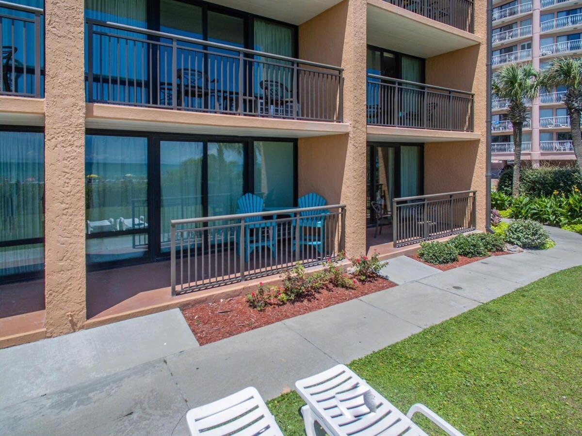 Ground Floor Ocean Front Studio - Caravelle Resort 124 Миртл-Бич Экстерьер фото